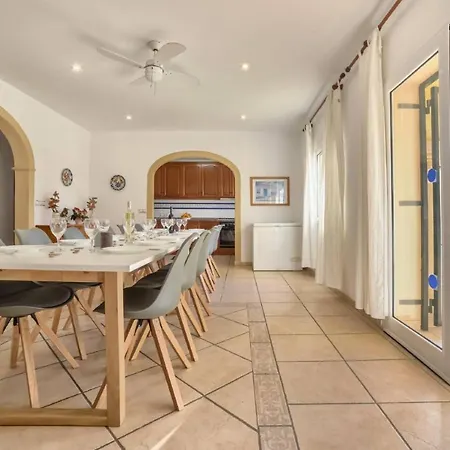 Jesica - Plusholidays * Ifach